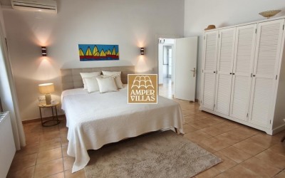Villa exclusive, offrant privacité et cadre naturel.